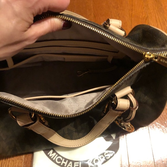 Michael Kors Handbag - Picture 5 of 6